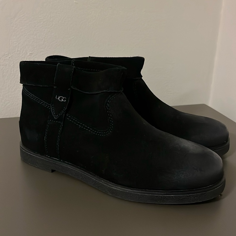 Ugg women’s Josefene black cuff ankle boots